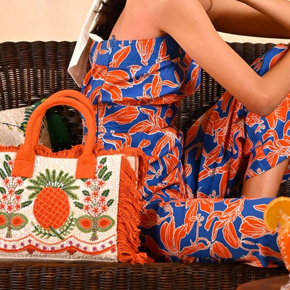 American & Beyond | Fringe Fiesta Pineapple Tote w/ Crossbody Strap - Picture 7 of 8